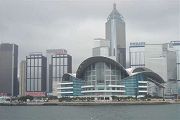 谁最爱脚踏两条船？